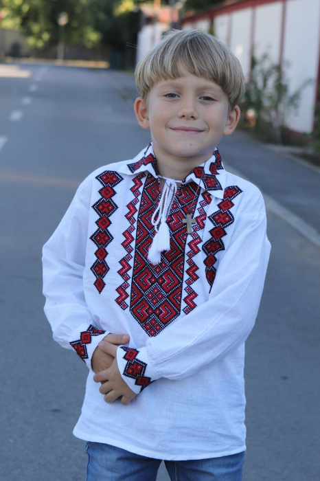 Ie băieți Liviu broderie rosie [3]