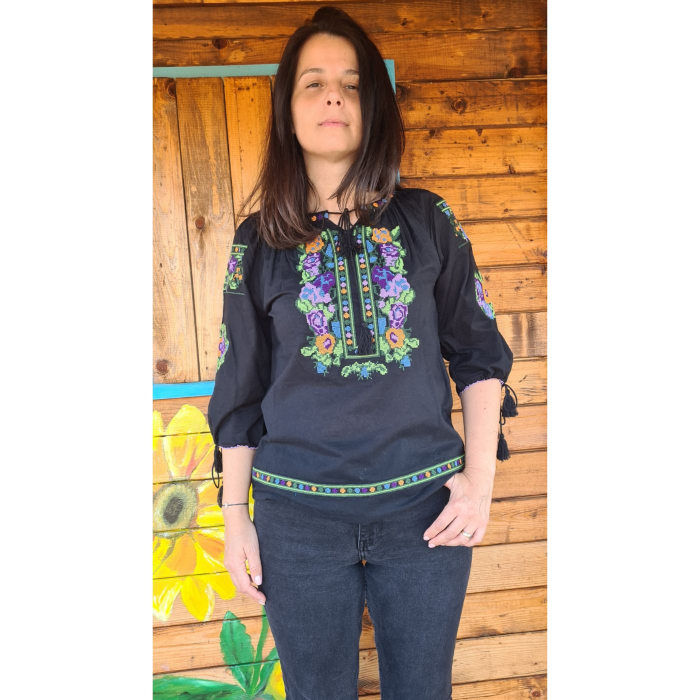 Ie damă Pelaghia neagră [2]