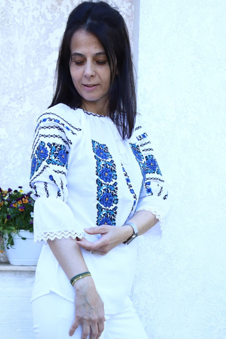 Ie damă Tamara broderie albastra [3]