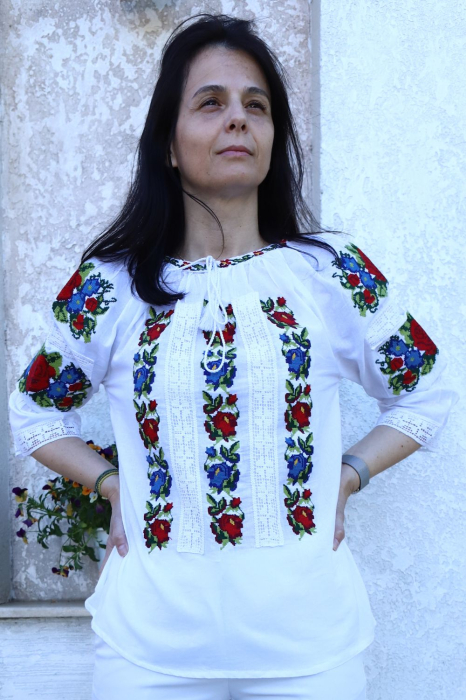 Ie damă Isidora [2]