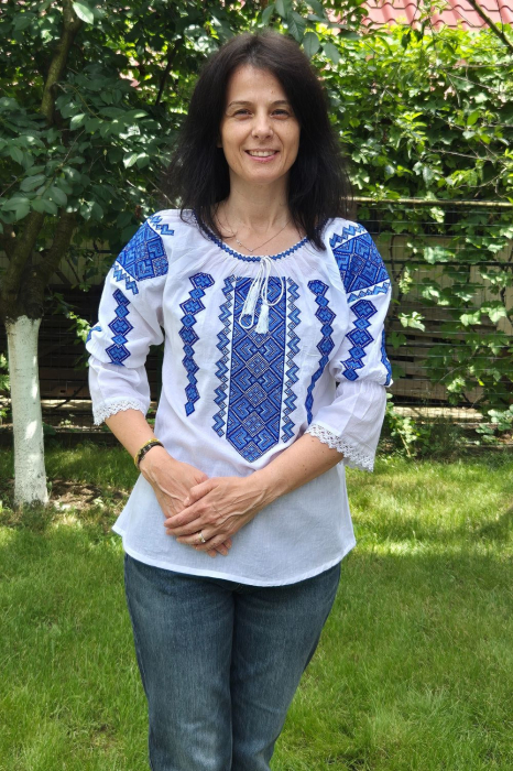 Ie damă Livia broderie albastra [3]