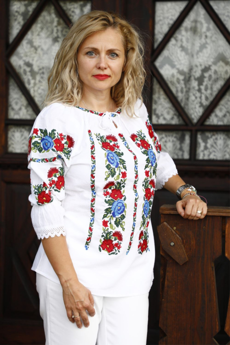 Ie dama Malina broderie albastra [2]