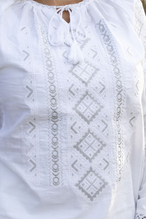 Ie dama Mara broderie argintie [5]