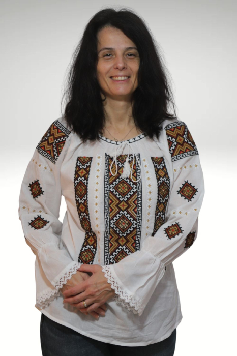 Ie damă Paraschevi broderie maro maneca lunga [3]