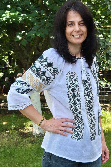 Ie damă Taisia broderie verde [3]