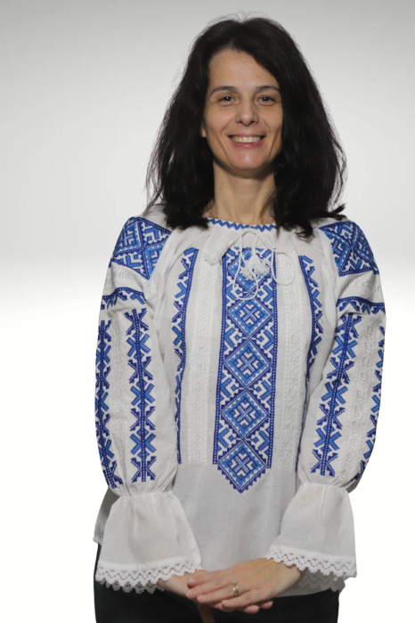 Ie damă Raisa broderie albastra [2]