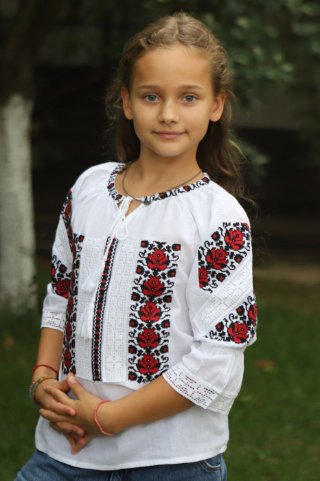 Ie fete Agatonica broderie rosie [1]