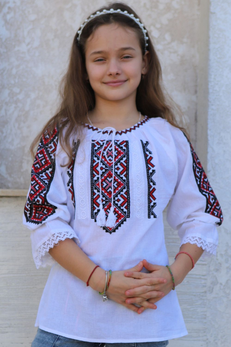 Ie fete Raisa broderie rosie [2]