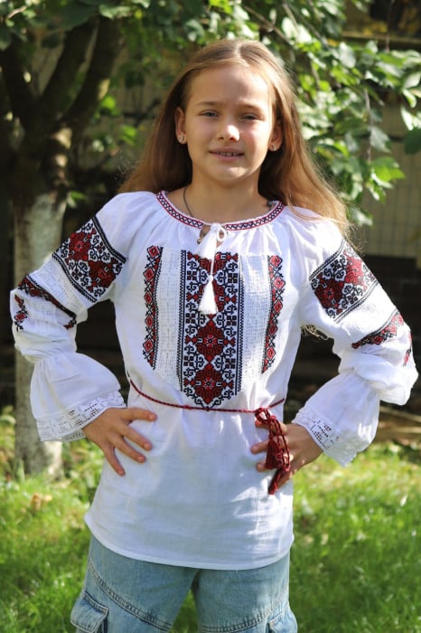 Ie fete Elefteria broderie rosie [2]