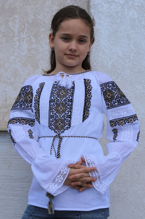 Ie fete Elefteria broderie bej [3]