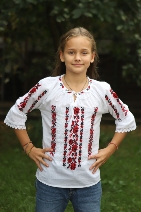 Ie fete Gabriela broderie rosie [2]