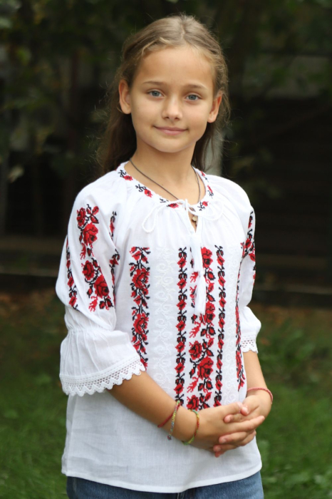 Ie fete Gabriela broderie rosie [3]