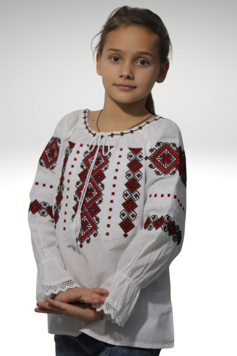 Ie fete Miki maneca lunga [3]