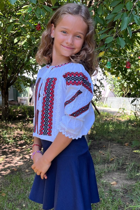 Ie fete Atanasia broderie rosie [3]