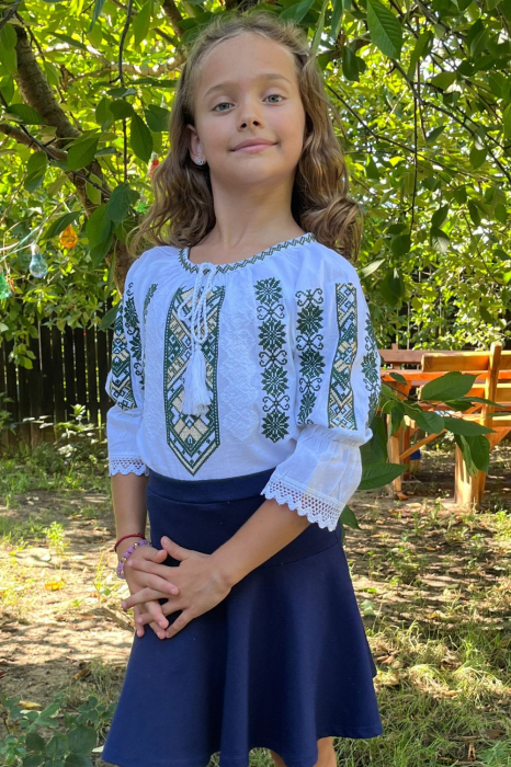 Ie fete Leonida broderie verde [2]