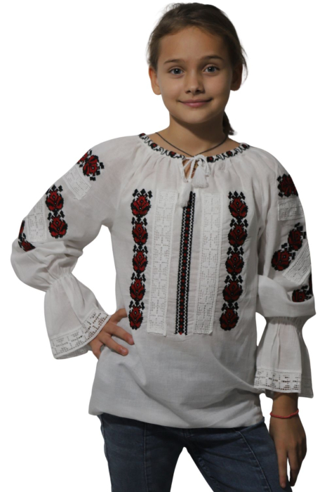 Ie fete Pinufia broderie rosie [2]