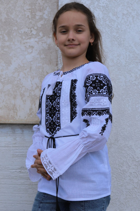 Ie fete Elefteria broderie neagra [3]