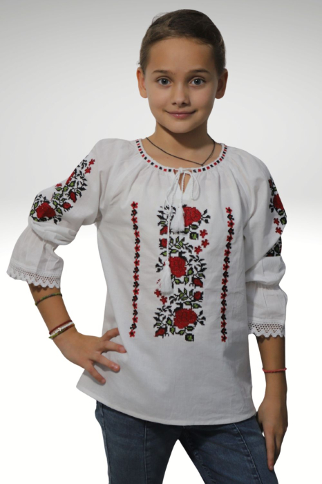 Ie fete Zenovia maneca lunga [2]