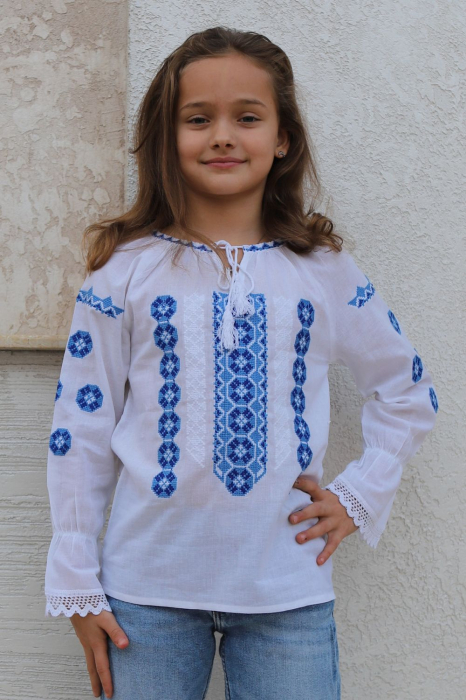 Ie fete Marcela broderie albastră [3]