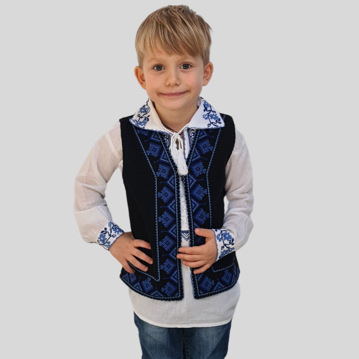 Vesta traditionala motiv bradut broderie albastra [3]