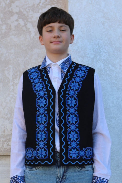 Vesta traditionala copii Matei broderie albastra [3]