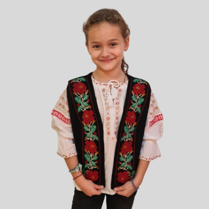 Vesta traditionala fete Catinca [2]