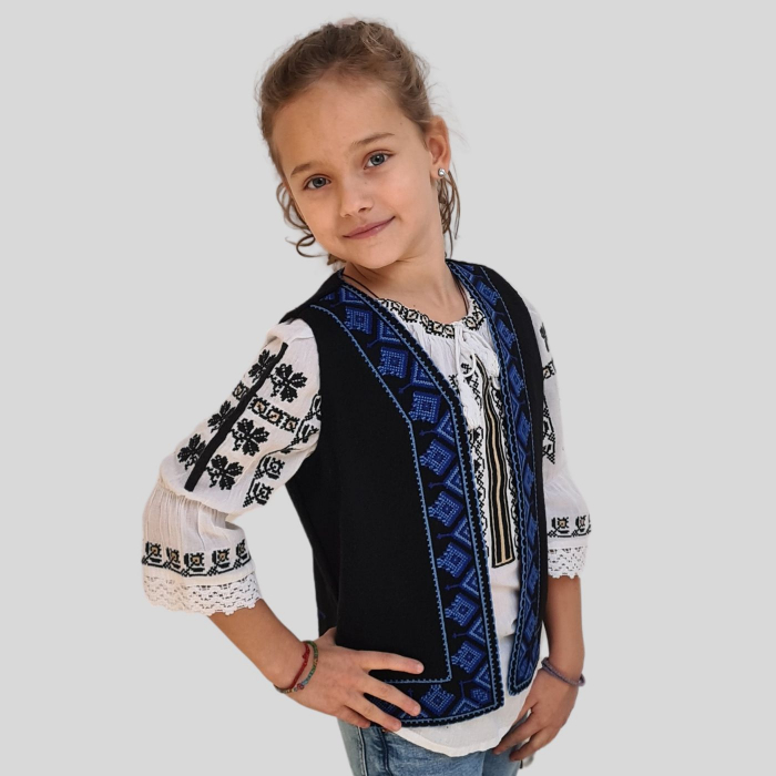 Vesta traditionala motiv bradut broderie albastra [6]