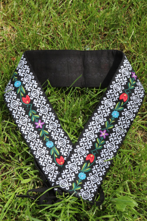 Dama - Brau traditional "Flori de primavara" broderie alba