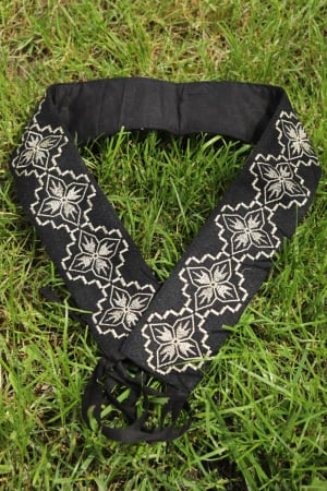 Dama - Brau traditional "Stele de gheata" broderie bej