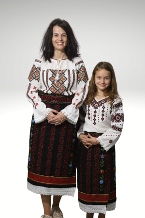 Catrinta rosie traditioanala copii [3]