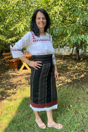 Catrinta cu broderie argintie [2]