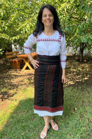 Catrinta cu broderie roșie Dama - Catrinta cu broderie roșie