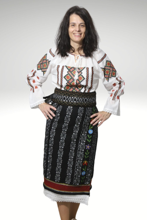 fote si catrinte - Catrinta cu broderie argintie si flori