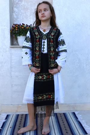 Copii - Compleu fete flori de campie broderie multicolora