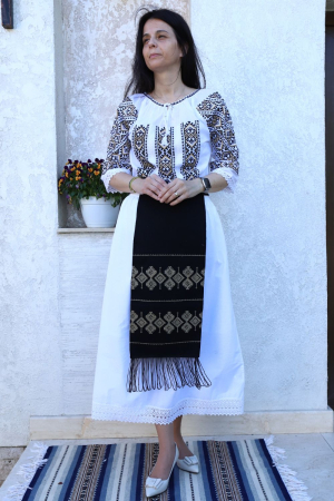 Fotă damă tradițională model geometric romb broderie bej [3]