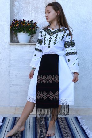 fote si catrinte - Fotă traditionala copii bradut broderie grena si bej