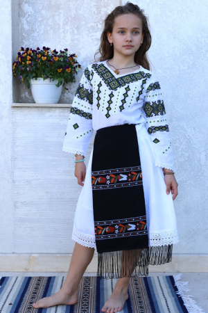 fote si catrinte - Fotă traditionala copii flori de campie