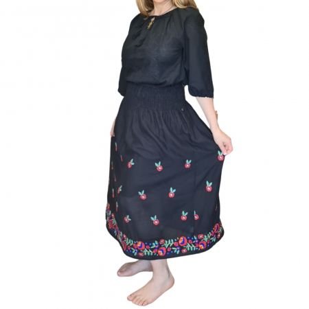 Fusta neagra broderie inflorata Anca [1]