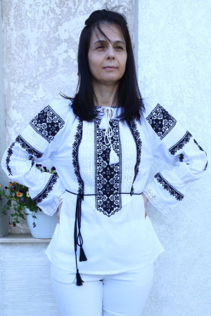 Ie damă Elefteria broderie neagra [1]