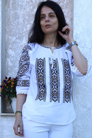 Dama - Ie damă Filotimia broderie bej