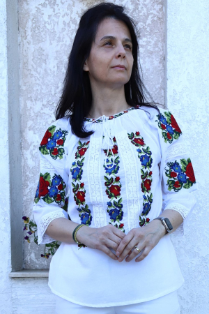 Dama - Ie damă Isidora