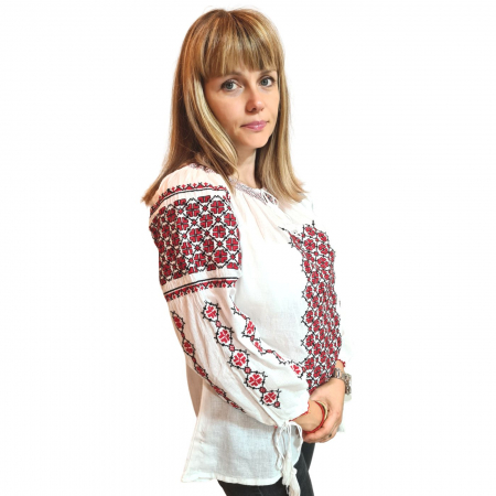 Ie damă Larisa broderie roșie [1]