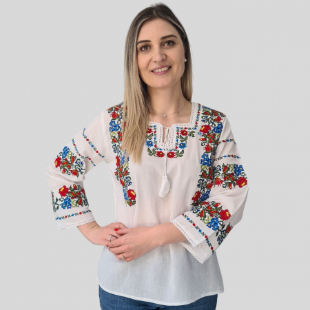 Ie damă Maia [2]