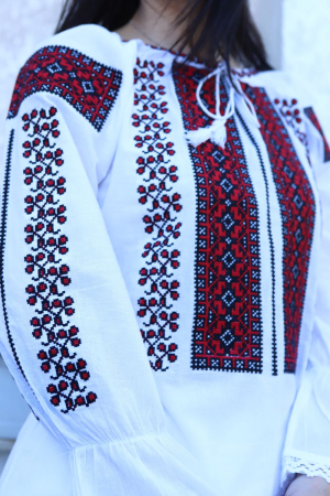 Ie damă Monalisa broderie rosie [3]