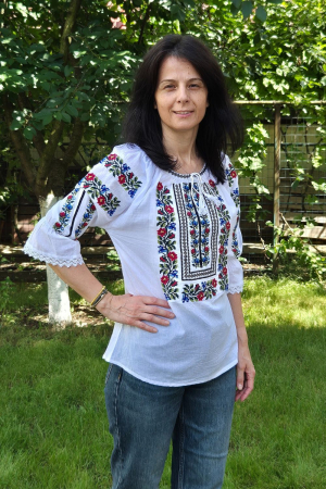Ie damă Chiriachi broderie rosie si albastra [2]