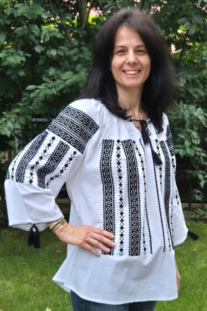 Ie damă Doina Dama - Ie damă Doina