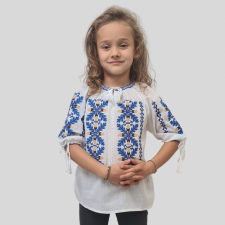 Ie fete Parascheva broderie albastra [1]