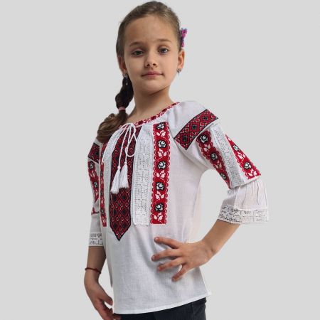 Ie fete Ruxandra broderie rosie [2]