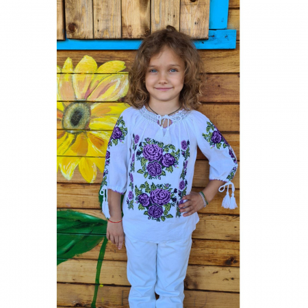 Ie fete Hristina broderie mov