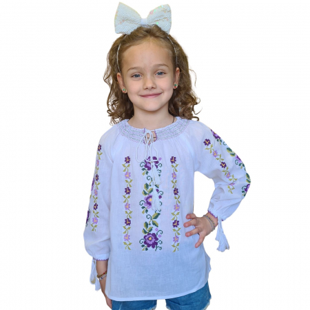 Ie fete Irinuca broderie mov [1]